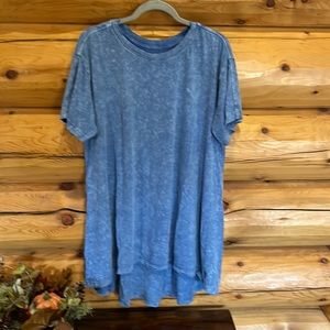 Free People EUC Leg Day Tee Size Medium in Lapis Blue